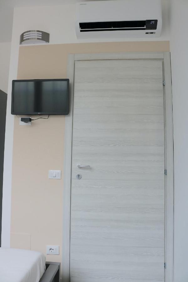 Gambara Guests House Hotel Milano Ngoại thất bức ảnh